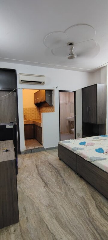 Bedroom in Studio Builder Floor at DLF City Phase III, Sector 24 – for Rent