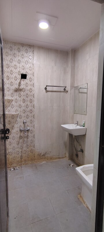 Bathroom in Studio Builder Floor at DLF City Phase III, Sector 24 – for Rent