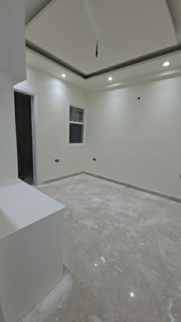 Room, green fields colony 4 Bedroom 400 Sq.Yd. Builder Floor In Green Fields Colony Faridabad 9673080