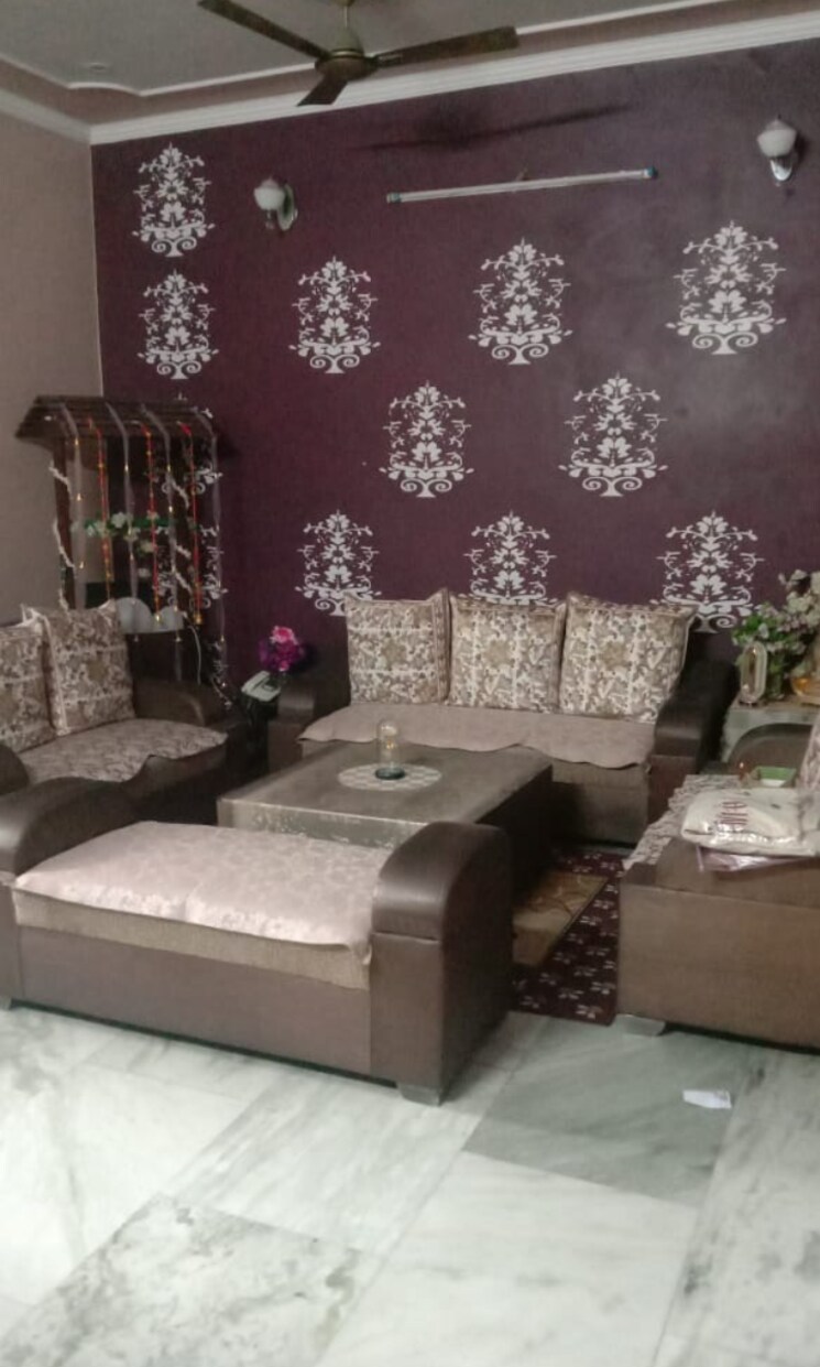 Living Room, chiranjiv vihar 5 Bedroom 180 Sq.Yd. Independent House In Chiranjiv Vihar Ghaziabad 9673147