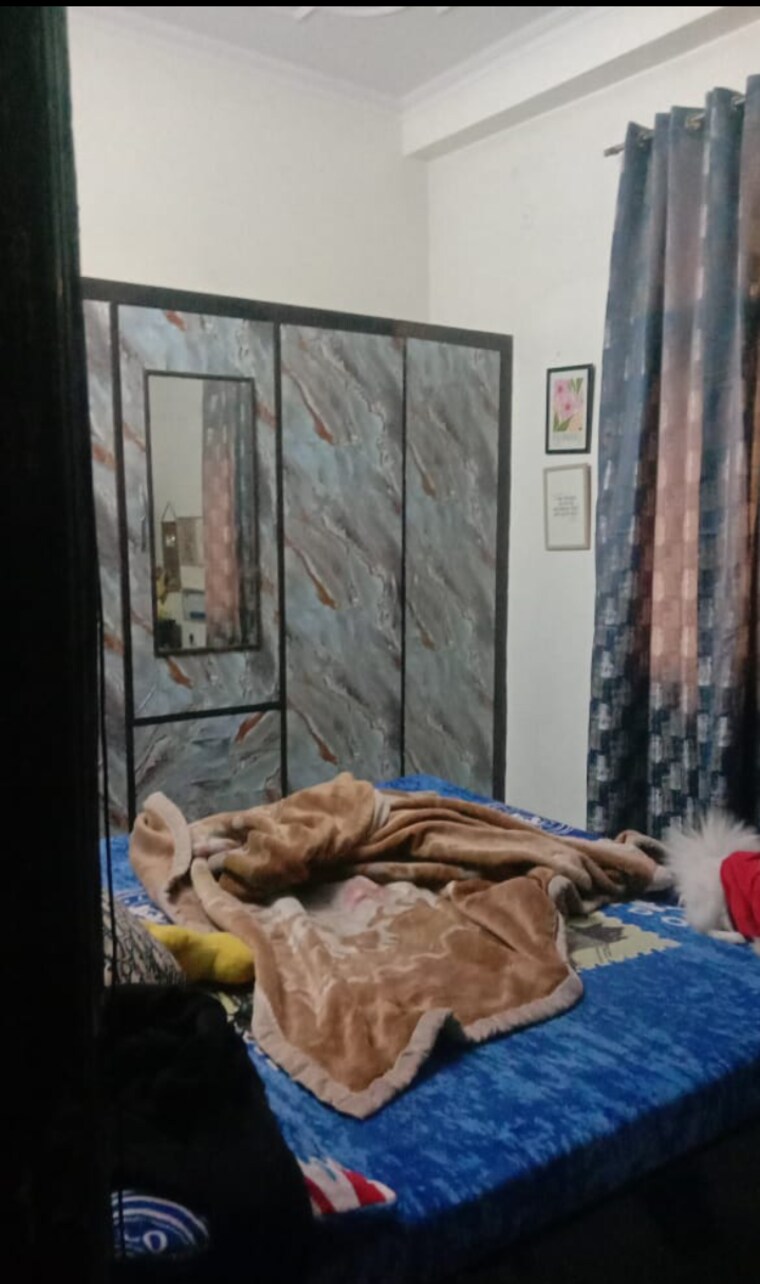 Bedroom, chiranjiv vihar 5 Bedroom 180 Sq.Yd. Independent House In Chiranjiv Vihar Ghaziabad 9673147