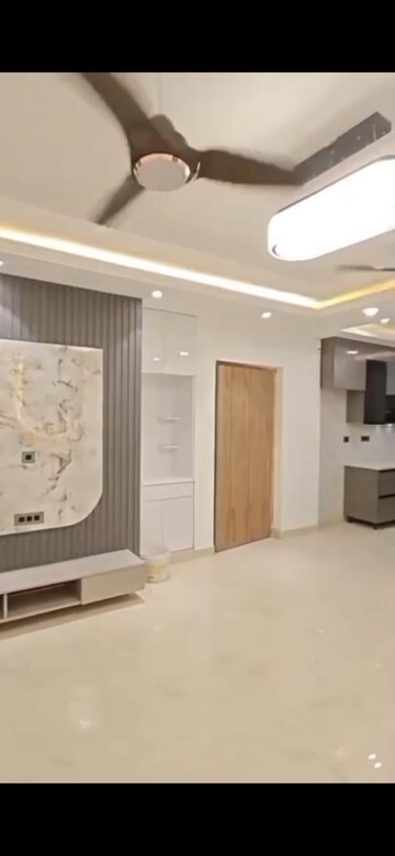 Room in 3 BHK Builder Floor at BPTP District 3, Sector 85 – for Sale