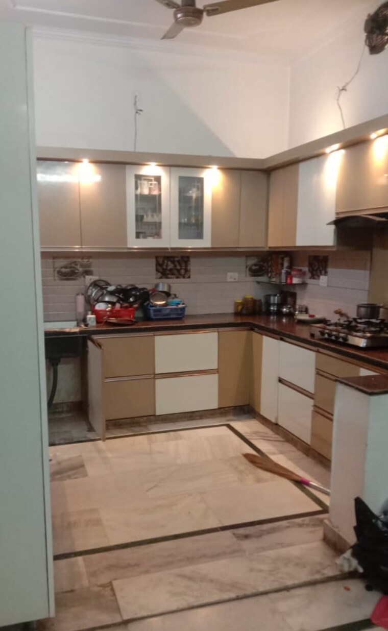 Kitchen, chiranjiv vihar 5 Bedroom 180 Sq.Yd. Independent House In Chiranjiv Vihar Ghaziabad 9673147