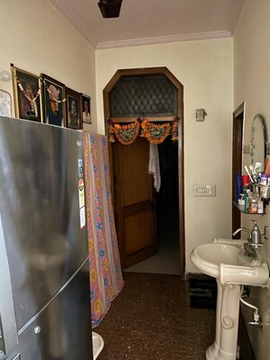 Team Area in 2 BHK Builder Floor at Uttam Nagar West – for Sale