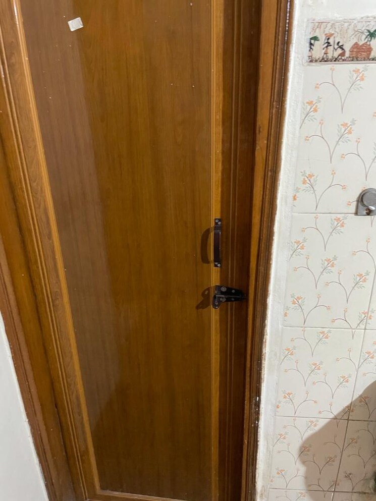 Bathroom, uttam nagar west 2 Bedroom 110 Sq.Yd. Builder Floor In Uttam Nagar West Delhi 9673110