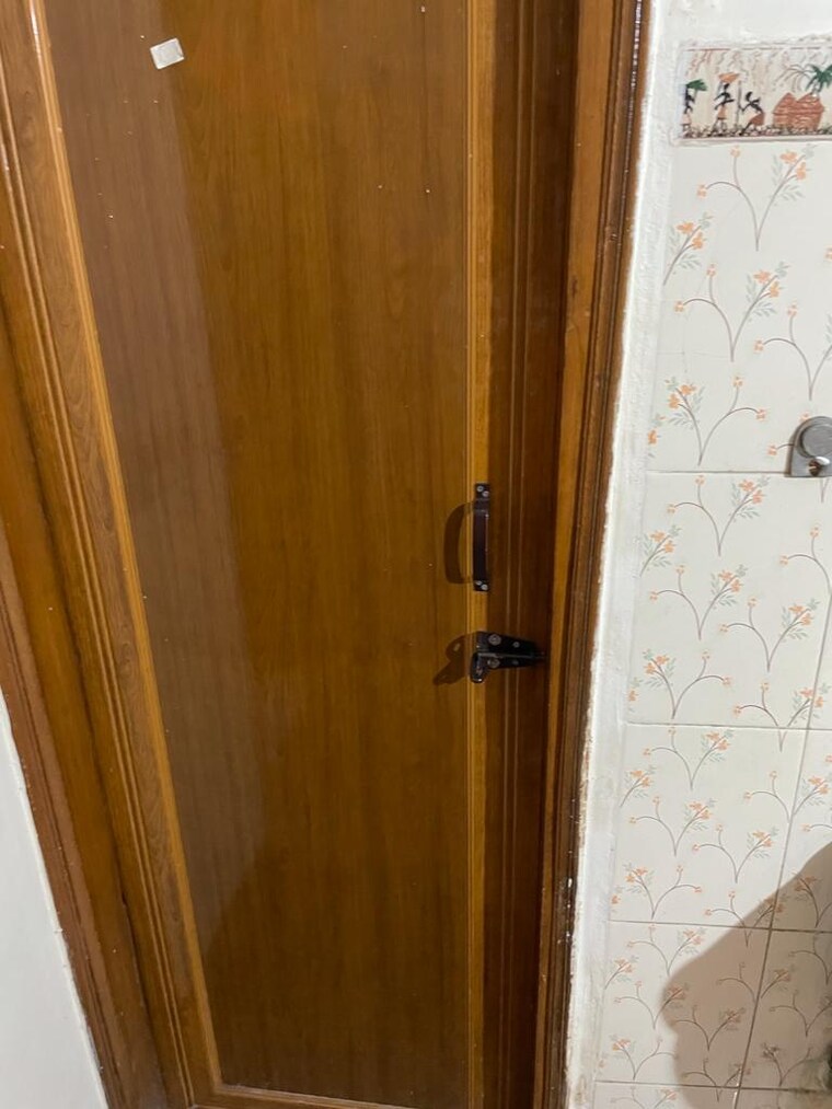 Bathroom, uttam nagar west 2 Bedroom 110 Sq.Yd. Builder Floor In Uttam Nagar West Delhi 9673110