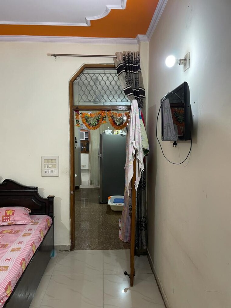 undefined, uttam nagar west 2 Bedroom 110 Sq.Yd. Builder Floor In Uttam Nagar West Delhi 9673110