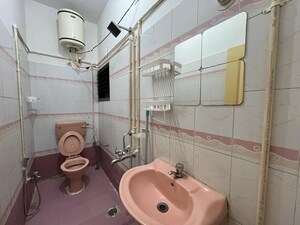 Bathroom in 2 BHK Apartment at Hsr Layout – for Rent