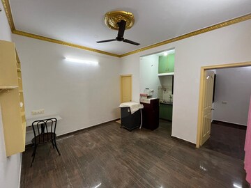 Room in 2 BHK Apartment at Hsr Layout – for Rent