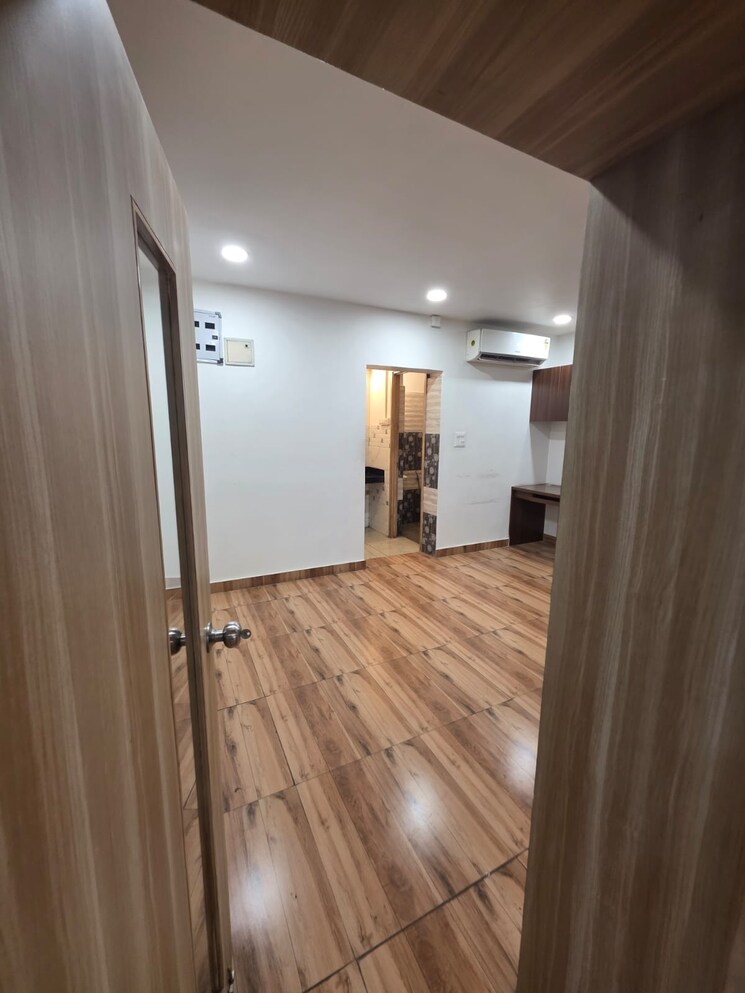 Room, c scheme Commercial Office Space 1800 Sq.Ft. In C Scheme Jaipur 9673104