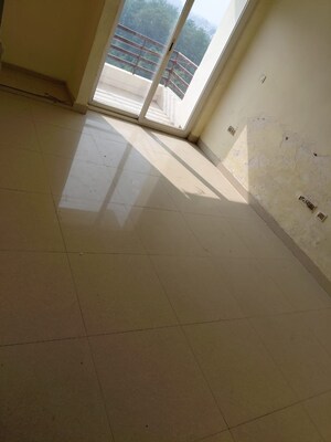  Shop For Rent in Gomti Nagar