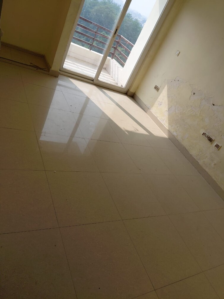 Cover Image, gomti nagar Commercial Shop 1260 Sq.Ft. In Gomti Nagar Lucknow 9673138