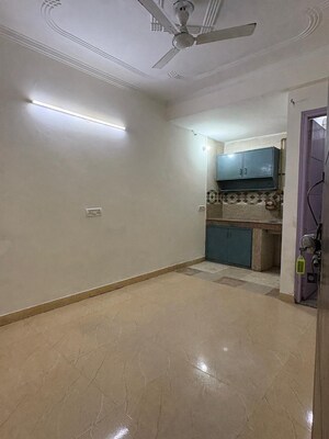 Room in 1 RK Builder Floor at Saket – for Rent