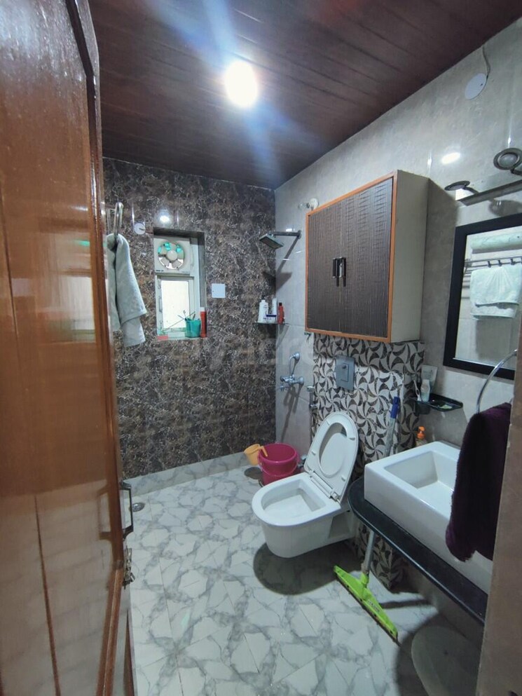Attached Bathroom, sector 13 dwarka 2 Bedroom 1320 Sq.Ft. Apartment In Sector 13 Dwarka Delhi 9673095