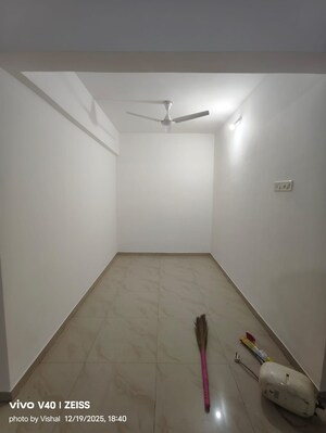 Room in 1 BHK Apartment at Ghodbunder Road – for Rent