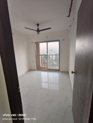 Room in 1 BHK Apartment at Metropolis Bayside, Kasarvadavali – for Rent