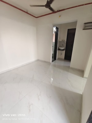 Room in 1 BHK Apartment at Metropolis Bayside, Kasarvadavali – for Rent