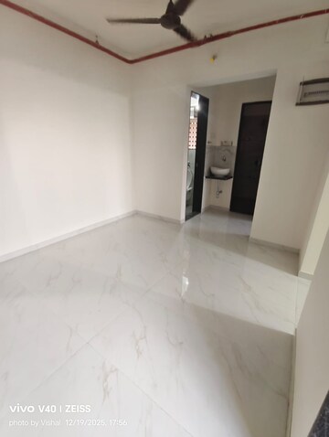 Room in 1 BHK Apartment at Metropolis Bayside, Kasarvadavali – for Rent