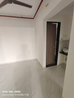 Room in 1 BHK Apartment at Metropolis Bayside, Kasarvadavali – for Rent