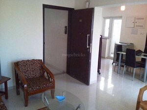 Living Room in 2 BHK Apartment at Viman Nagar – for Rent