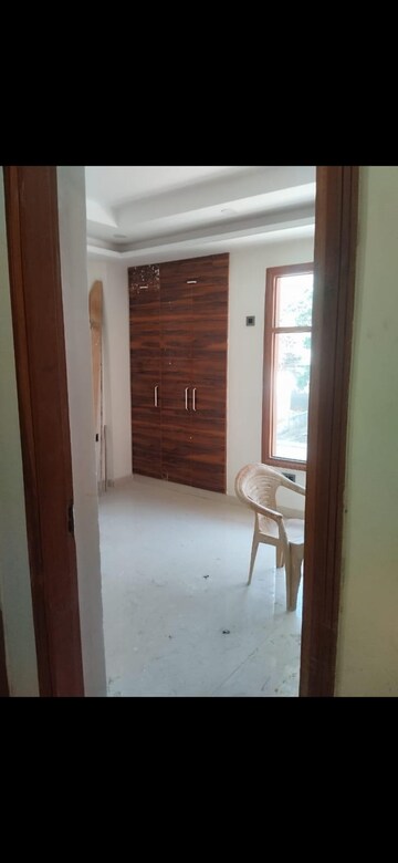 Room in 3 BHK Builder Floor at Puri Kohinoor, Sector 89 – for Sale