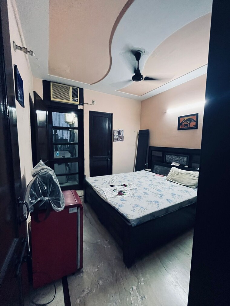 Room, paschim vihar 2 Bedroom 1350 Sq.Ft. Builder Floor In Paschim Vihar Delhi 9673219