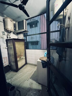  2 BHK Builder Floor at Paschim Vihar – for Rent