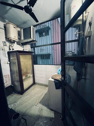  2 BHK Builder Floor at Paschim Vihar – for Rent