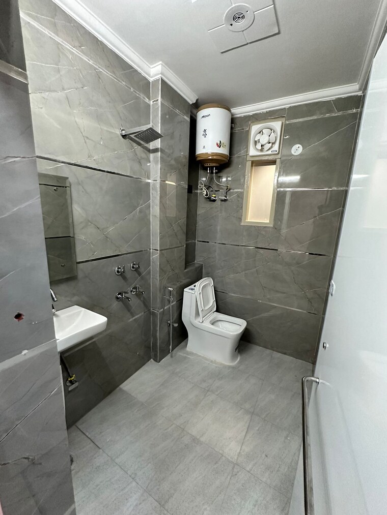 Bathroom, dlf-city-phase-iii 1 RK 540 Sq.Ft. Builder Floor In Sector 24 Gurgaon 9673213