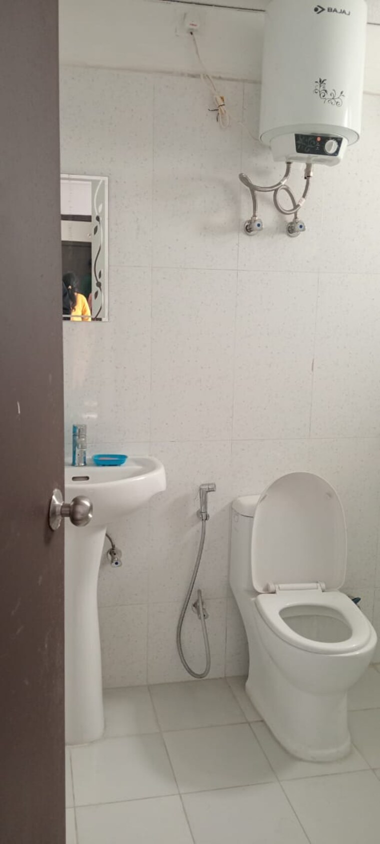 Bathroom, urban-axis-urban-woods 2.5 Bedroom 1250 Sq.Ft. Apartment In Sushant Golf City Lucknow 9673299