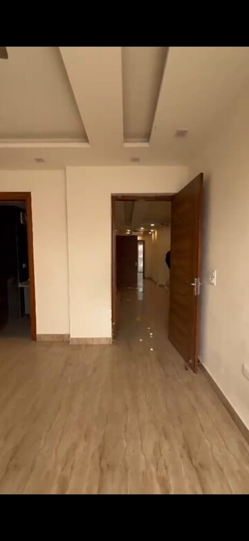 Building Lobby in 3 BHK Builder Floor at Puri Kohinoor, Sector 89 – for Sale