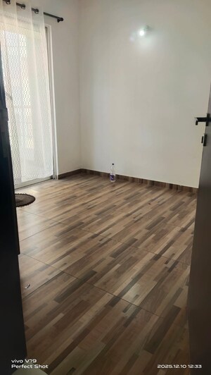 Room in 1 BHK Apartment at Kolte Patil Downtown Xenia, Kharadi – for Rent