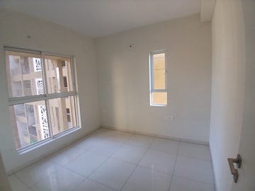 Room in 2 BHK Apartment at Pristine Meadows, Wagholi – for Rent