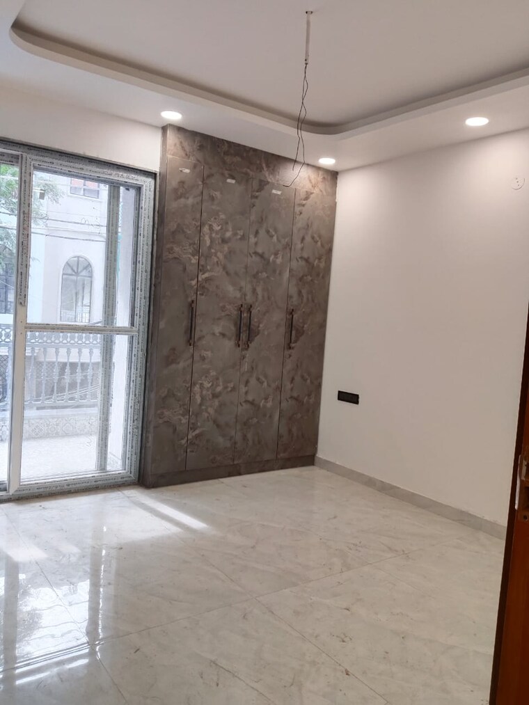 Room, sector 85 3 Bedroom 184 Sq.Yd. Builder Floor In Sector 85 Faridabad 9673488