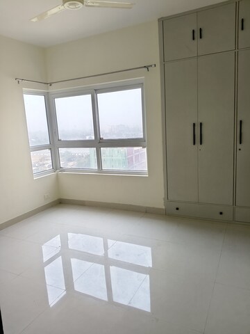 Room in 3 BHK Apartment at Adani Oyster Grande Phase 2, Sector 102 – for Rent