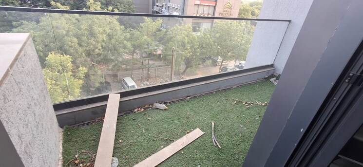 Balcony, shreeya-atlanta Commercial Office Space 720 Sq.Ft. In Thaltej Ahmedabad 9673503