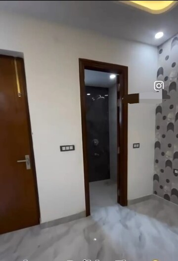 Room in 3 BHK Builder Floor at Fidato Honour Homes, Sector 89 – for Sale