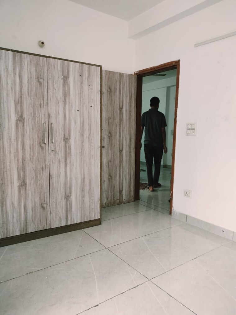 Room, paryavaran complex 2 Bedroom 900 Sq.Ft. Builder Floor In Paryavaran Complex Delhi 9673641