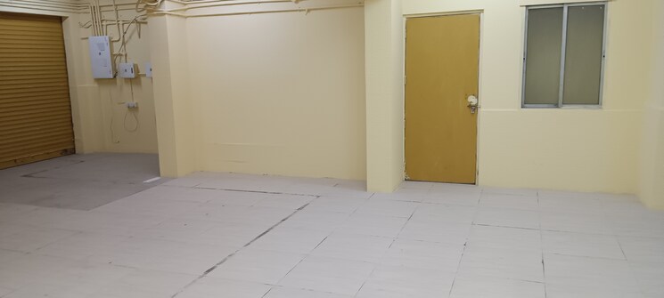 Room, kalyan west Commercial Showroom 3600 Sq.Ft. In Kalyan West Thane 9673646