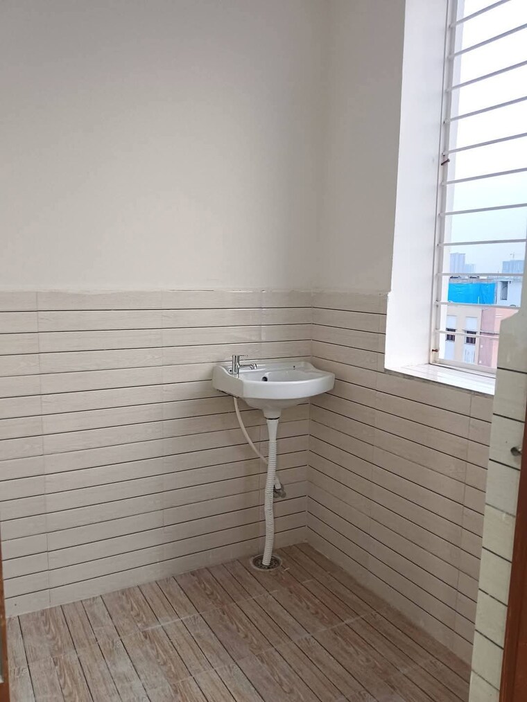 Bathroom, solitaire-ragavendra 1 Bedroom 750 Sq.Ft. Apartment In Kondapur Hyderabad 9674312