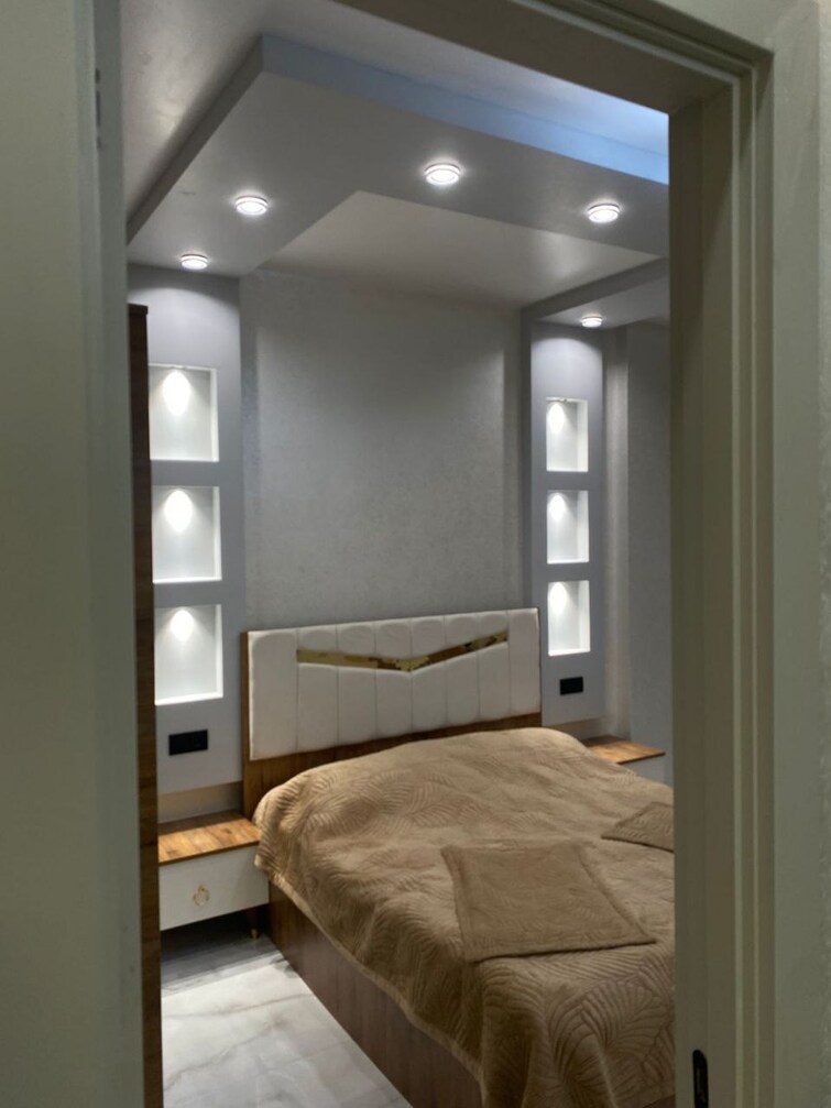 Room, east of kailash 2 Bedroom 110 Sq.Yd. Builder Floor In East Of Kailash Delhi 9673639