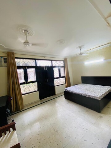 Living Room in 2 BHK Builder Floor at DLF City Phase III, Sector 24 – for Rent