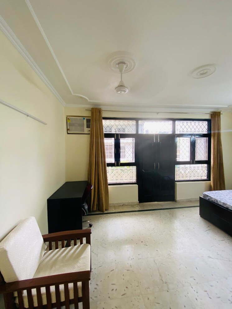 Living Room, dlf-city-phase-iii 2 Bedroom 3500 Sq.Ft. Builder Floor In Sector 24 Gurgaon 9673658