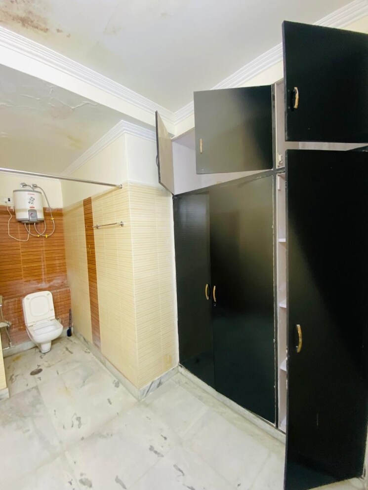 Bathroom, dlf-city-phase-iii 2 Bedroom 3500 Sq.Ft. Builder Floor In Sector 24 Gurgaon 9673658