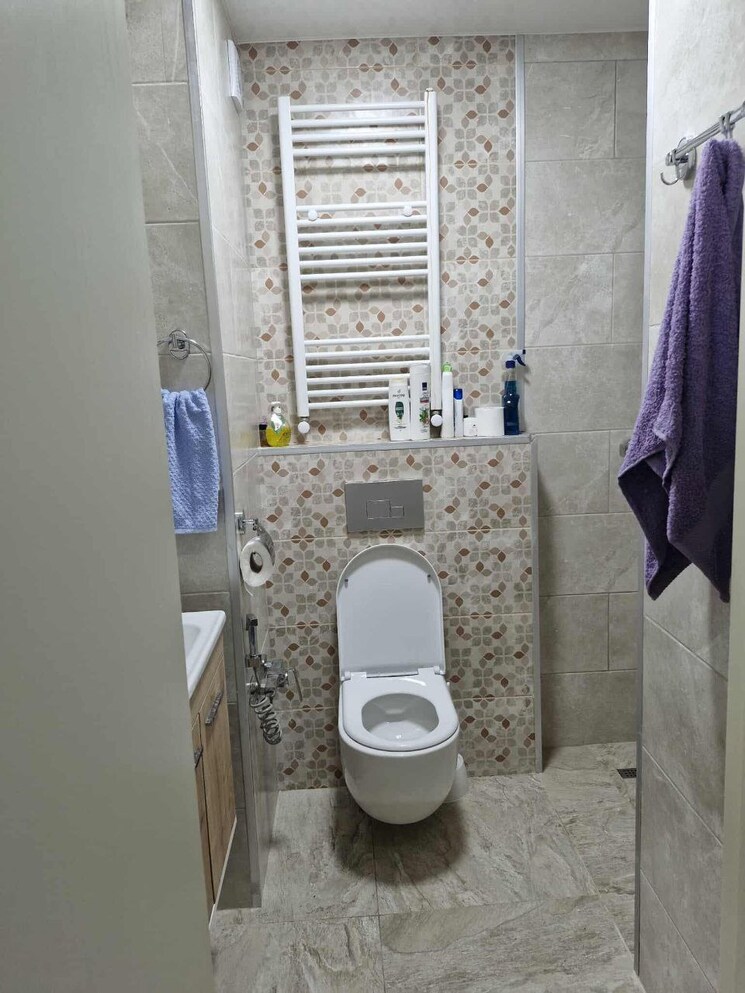 Bathroom, green park 3 Bedroom 200 Sq.Yd. Villa In Green Park Delhi 9673659