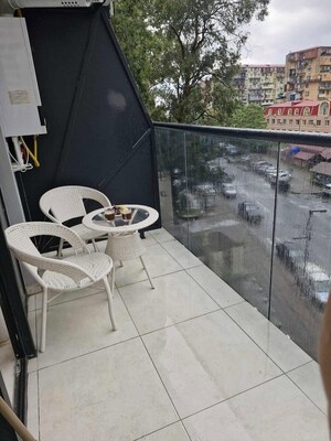 Team Area in 3 BHK Villa at Green Park – for Rent