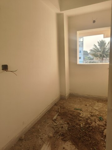 Room in 2.5 BHK Apartment at Piska More – for Sale