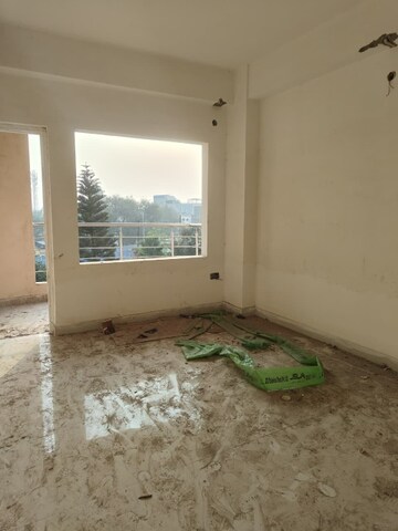 Room in 2.5 BHK Apartment at Piska More – for Sale