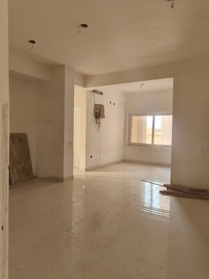 Room in 2.5 BHK Apartment at Piska More – for Sale