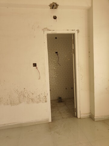  2.5 BHK Apartment at Piska More – for Sale